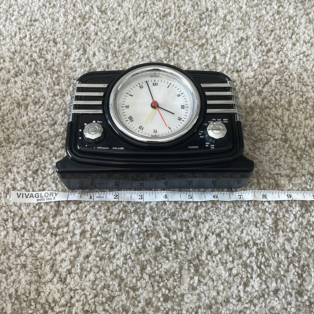 Working Vintage Alarm Clock Radio